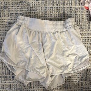 Lululemon hotty hot shorts mint green size 4